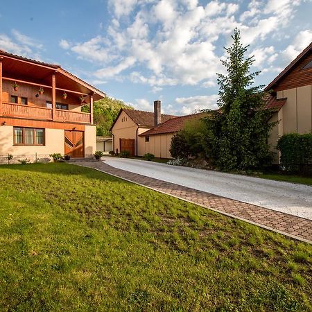Pensiunea Dor De Casa Pestenita Ngoại thất bức ảnh